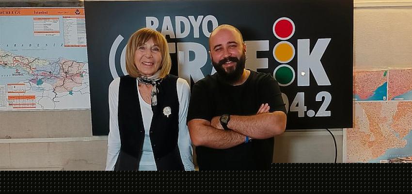 radyo-trafikin10-kasim-ozel-konugu-ayse-kulin-ulu-onder-ataturku-anlatti.jpg
