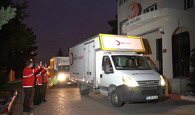 kizilay-deprem-bolgesindeki-saglik-hizmetlerini-takviye-ediyor.jpg