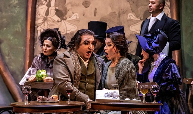 la-boheme-operasindan-istanbulda-muhtesem-promiyer.jpg