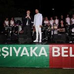 karsiyakalilar-acik-havada-muzik-soleni-yasadi.jpg