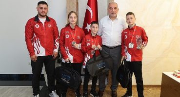 Başkan Sandıkçı Dünya Şampiyonu Sporcuyu Ağırladı