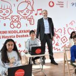 turkiye-vodofone-vakfindan-16-yilda-15-milyar-tllik-sosyal-katki.jpg