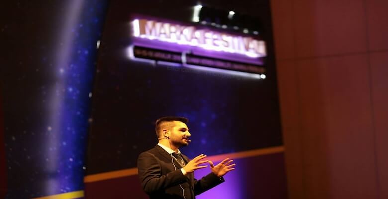 Alaattin Çağıl Kimdir? Sosyal Medya Uzmanlığından Influencerlığa, Yazarlığa Uzanan Kariyeri
