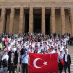 enerjinin-yildizlari-19-mayisi-ataturkun-huzuruna-cikarak-kutladi.jpg